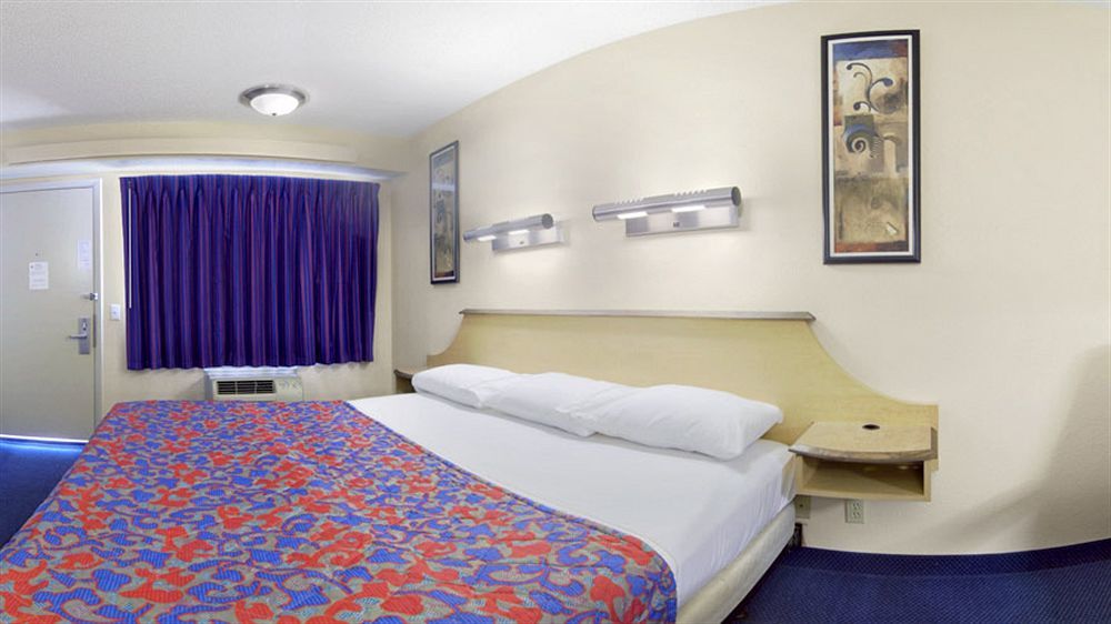Red Roof Inn Tampa - Brandon Extérieur photo